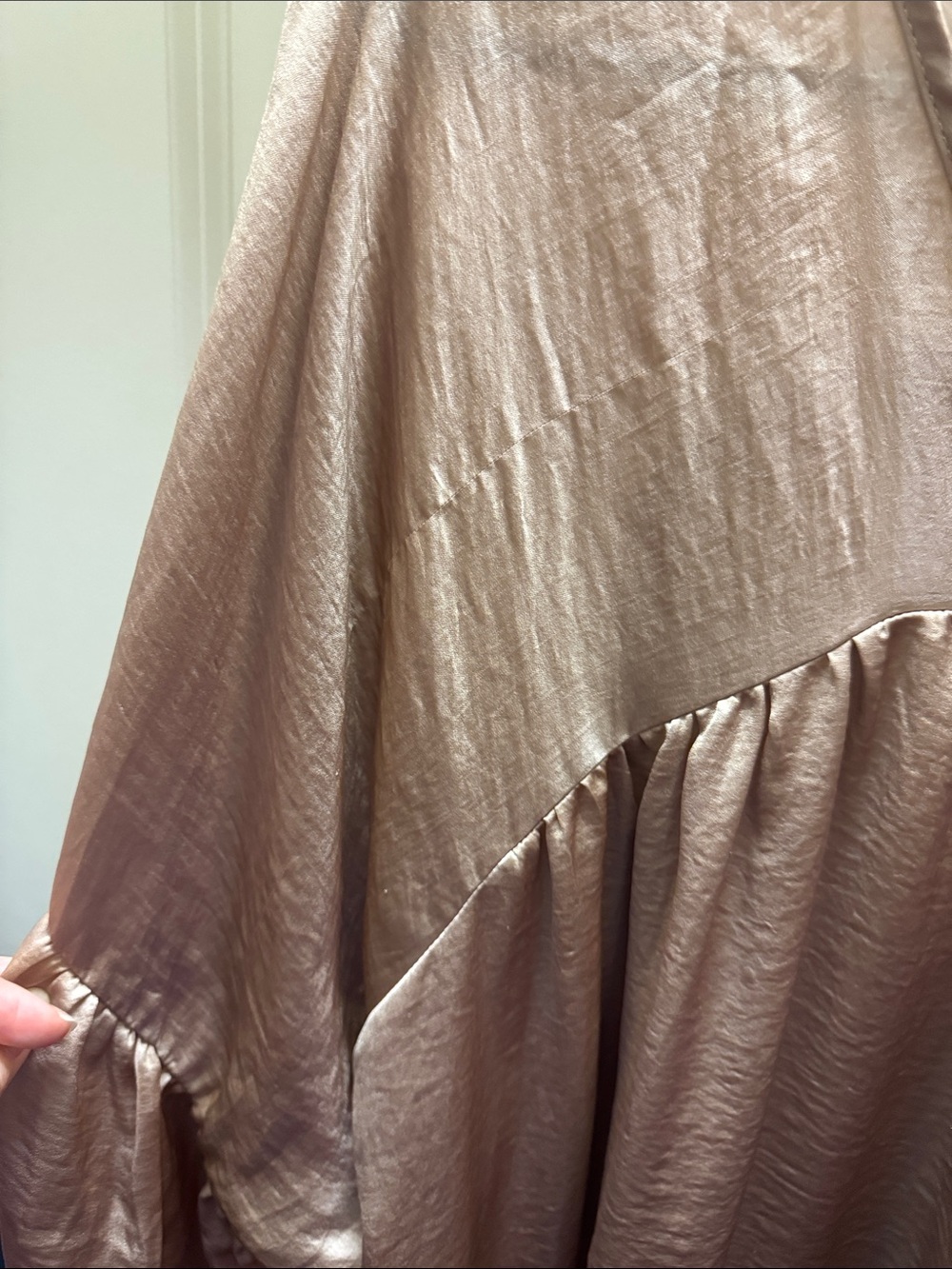 Satin V-Neck Balloon Sleeve Tunic in Blush Taupe - Picture 5 of 7